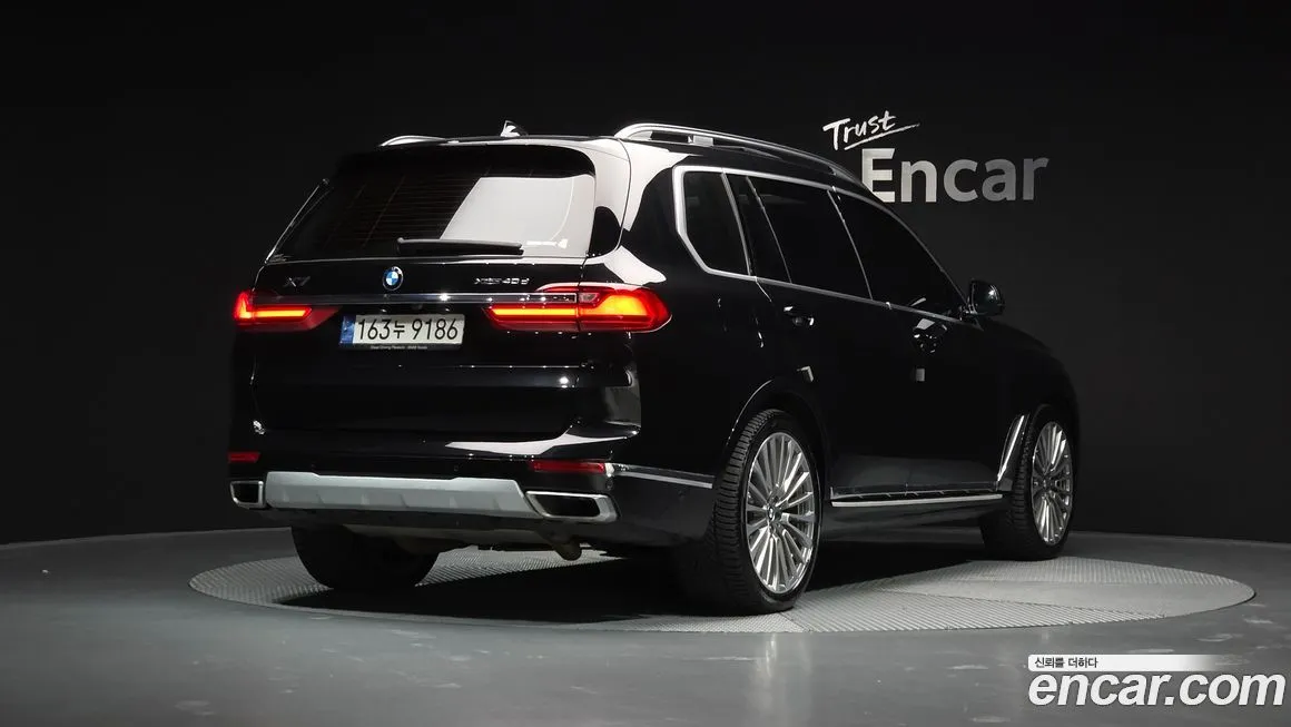 BMW X7 — фото 2
