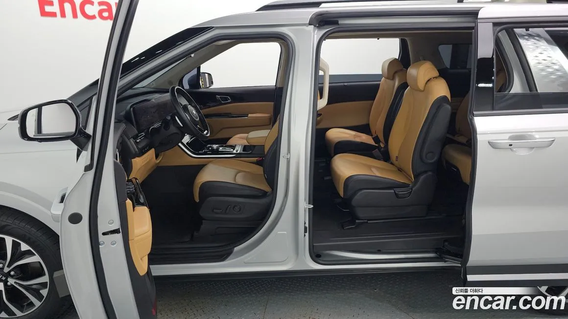 Kia Carnival — фото 10