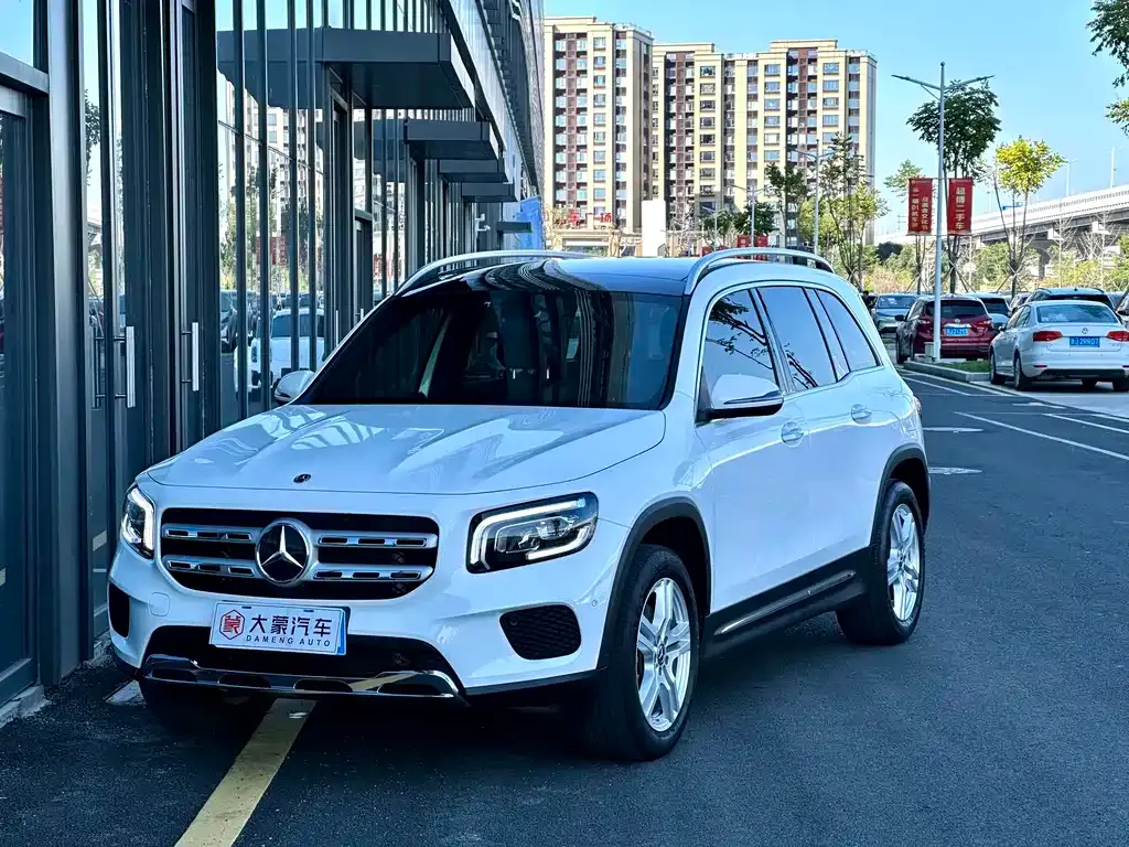 Mercedes-Benz GLB — фото 1