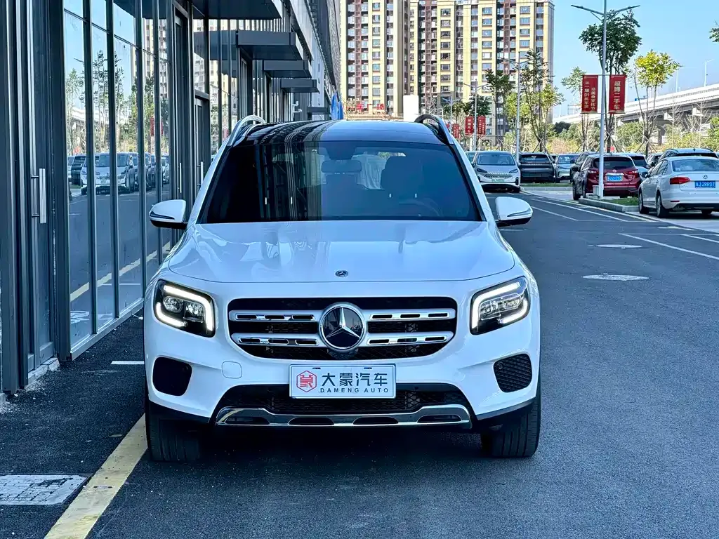 Mercedes-Benz GLB — фото 2