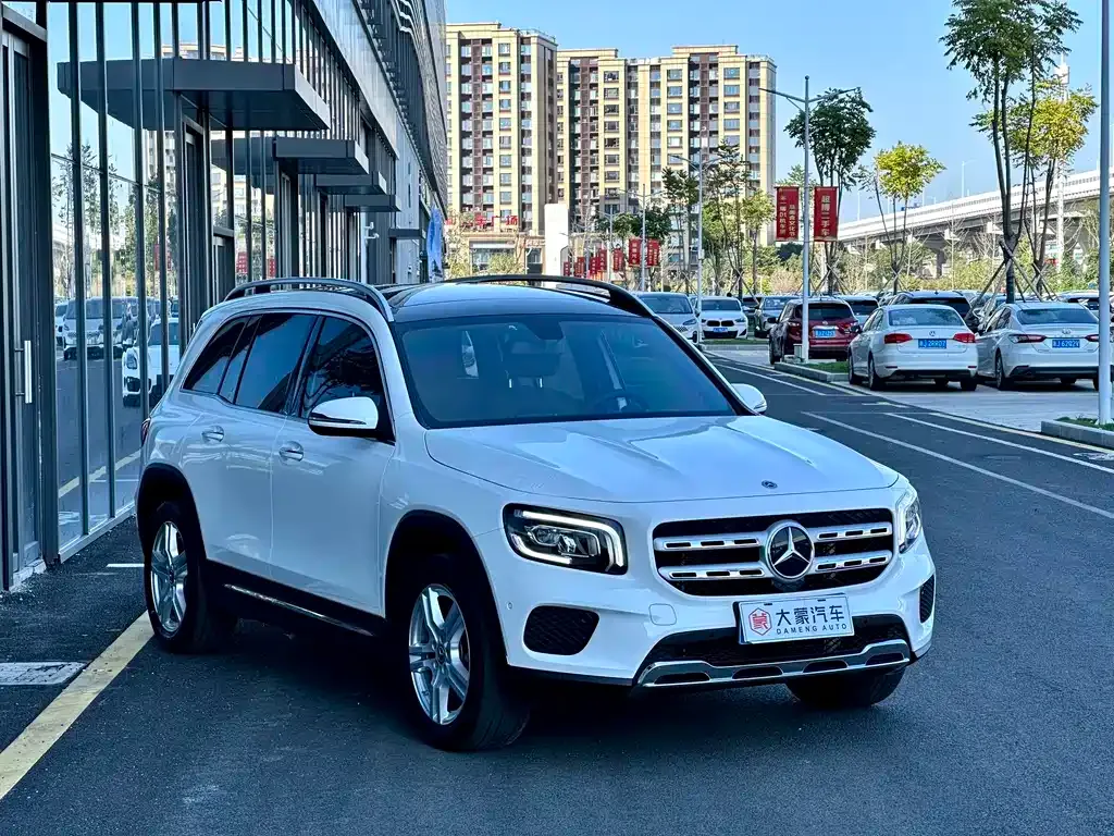 Mercedes-Benz GLB — фото 3