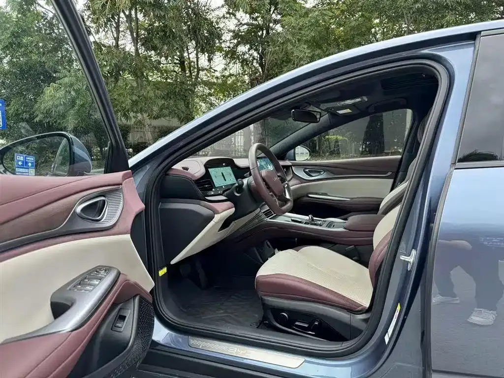 BYD Seal — фото 8