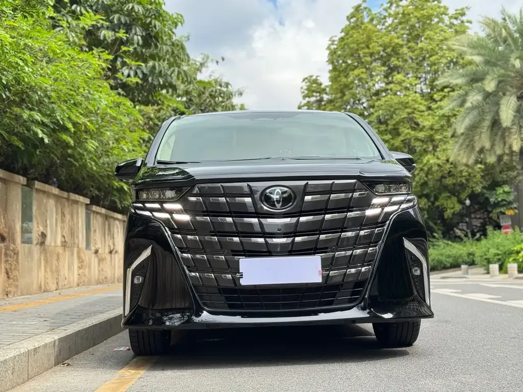 Toyota Alphard — фото 5