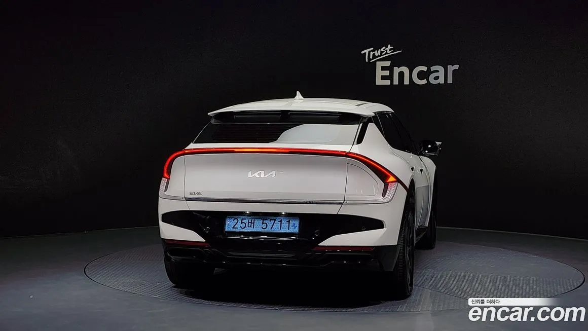 Kia EV6 — фото 4