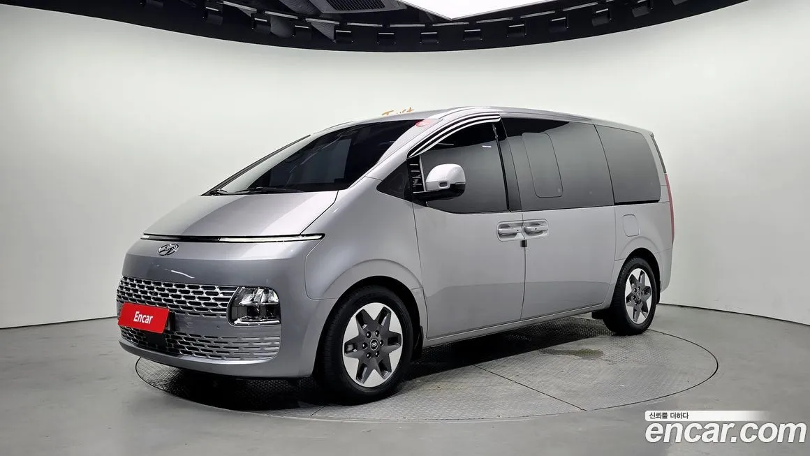 Hyundai Staria — фото 1