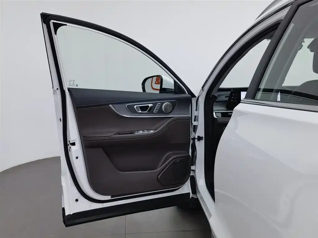 Chery Tiggo 8 PRO — фото 8