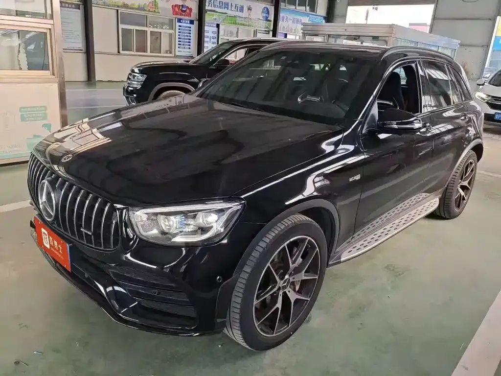 Mercedes-Benz GLC AMG — фото 1
