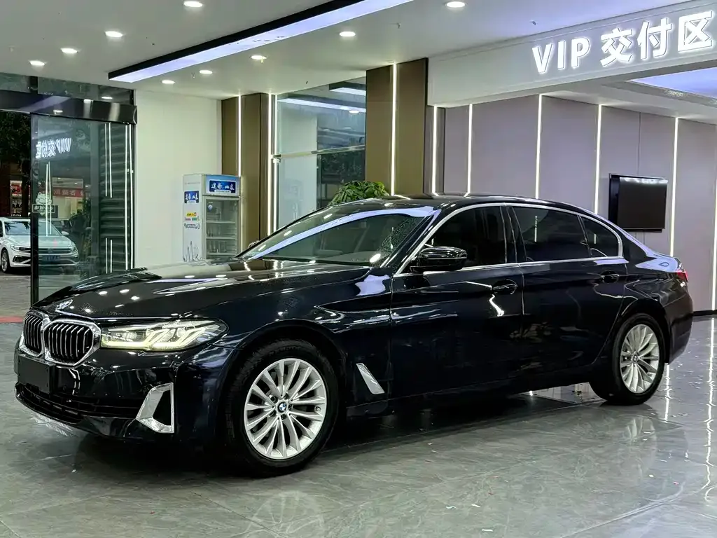BMW 5 Series — фото 1