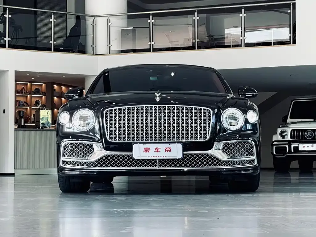 Bentley Flying Spur — фото 4
