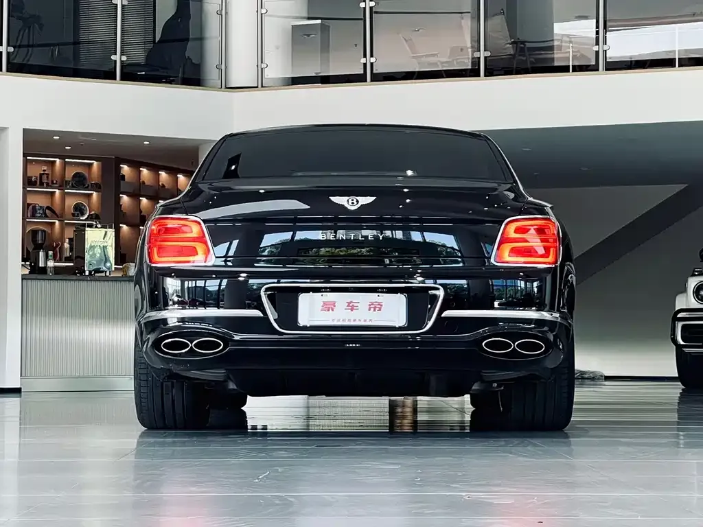 Bentley Flying Spur — фото 5
