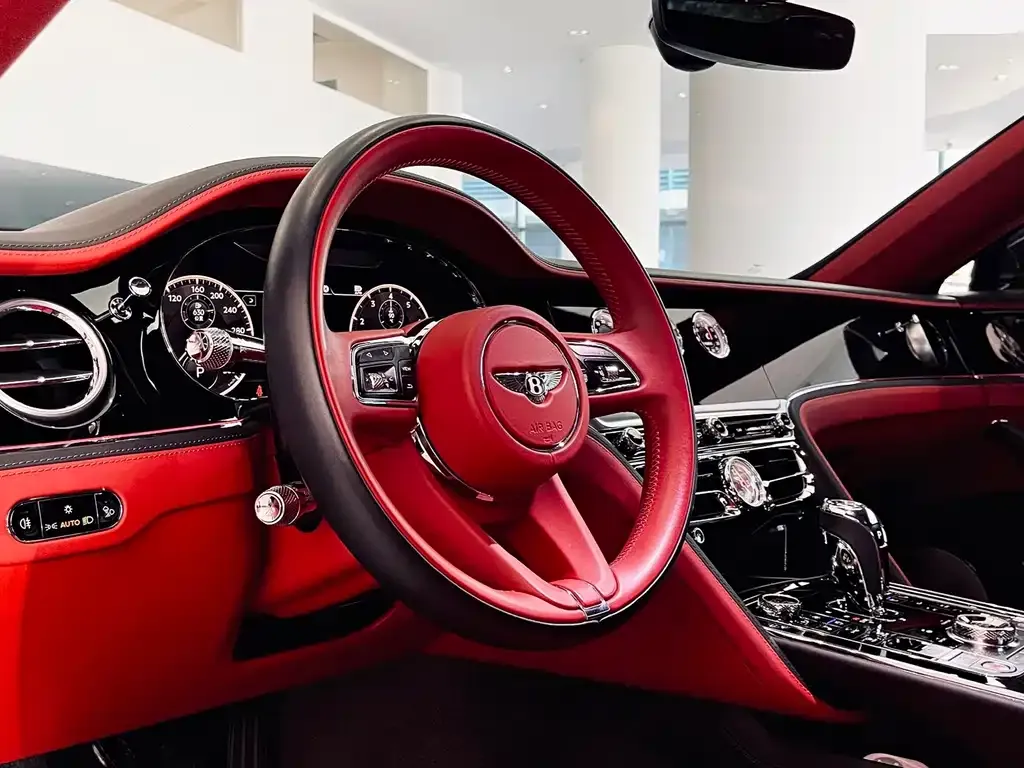 Bentley Flying Spur — фото 8