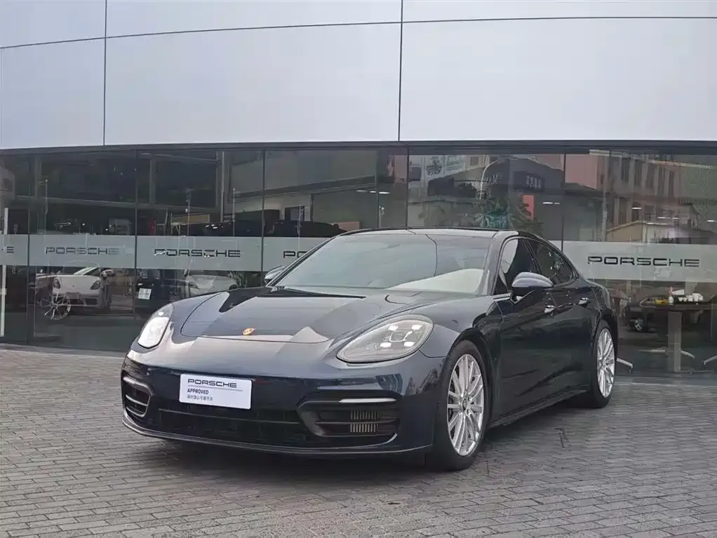 Porsche Panamera — фото 1