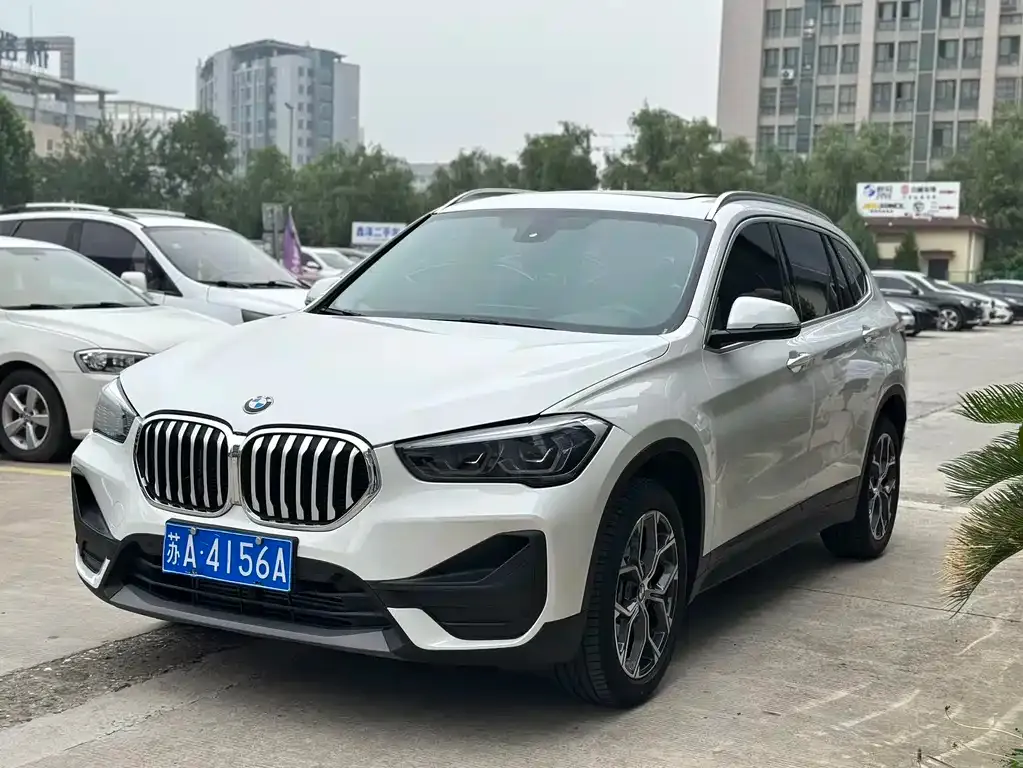 BMW X1 — фото 1