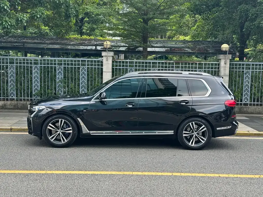 BMW X7 — фото 2