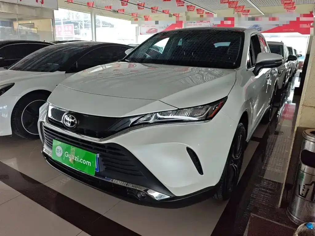 Toyota Harrier — фото 2