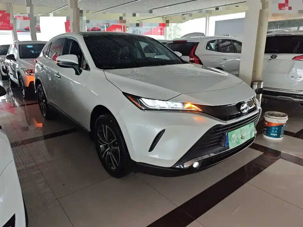 Toyota Harrier — фото 4