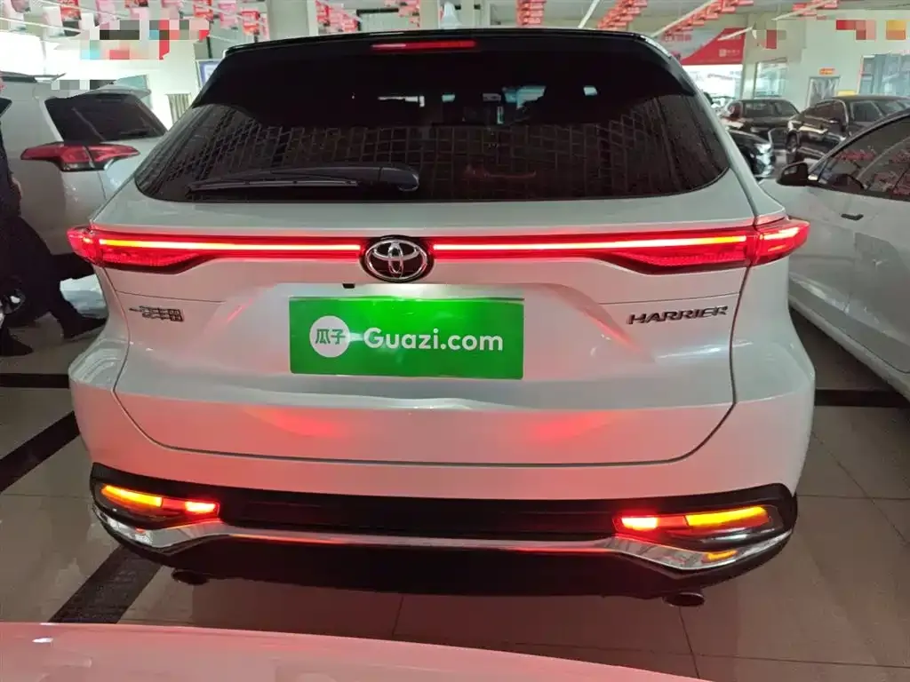 Toyota Harrier — фото 6