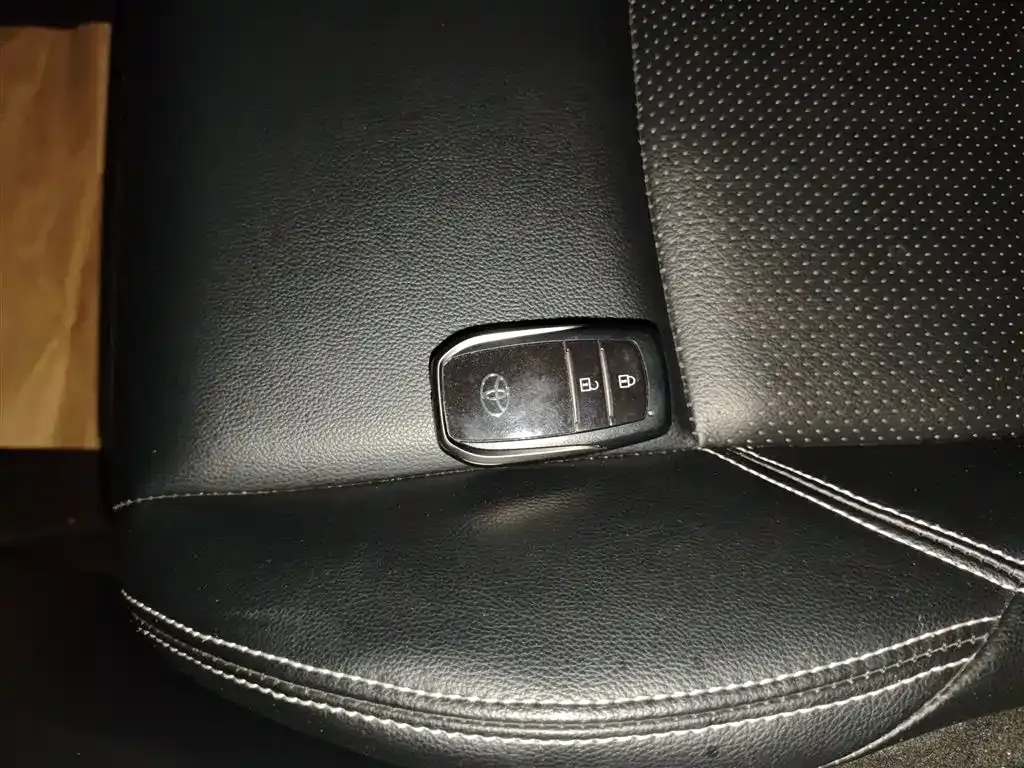 Toyota Harrier — фото 9
