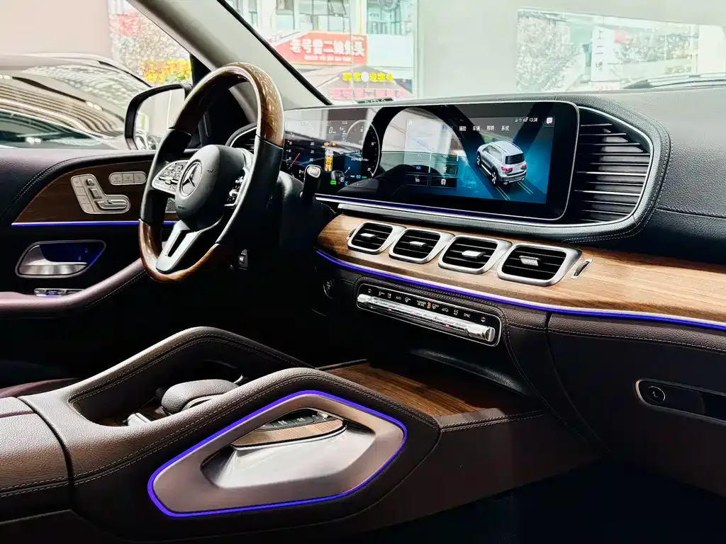 Mercedes-Benz GLS — фото 10