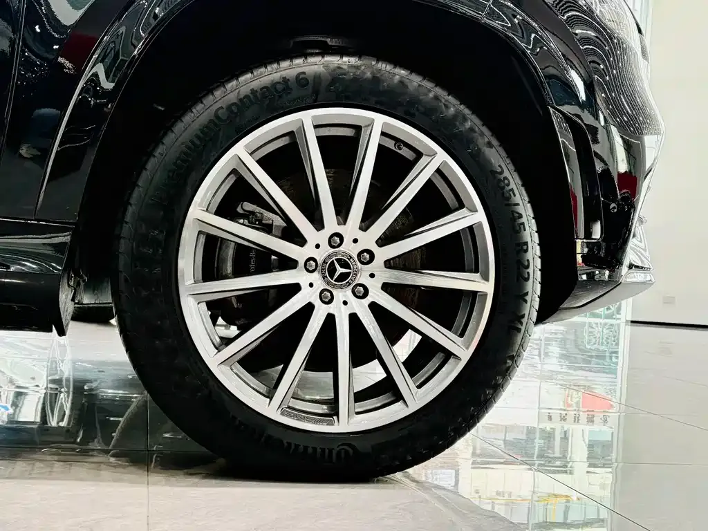 Mercedes-Benz GLS — фото 6