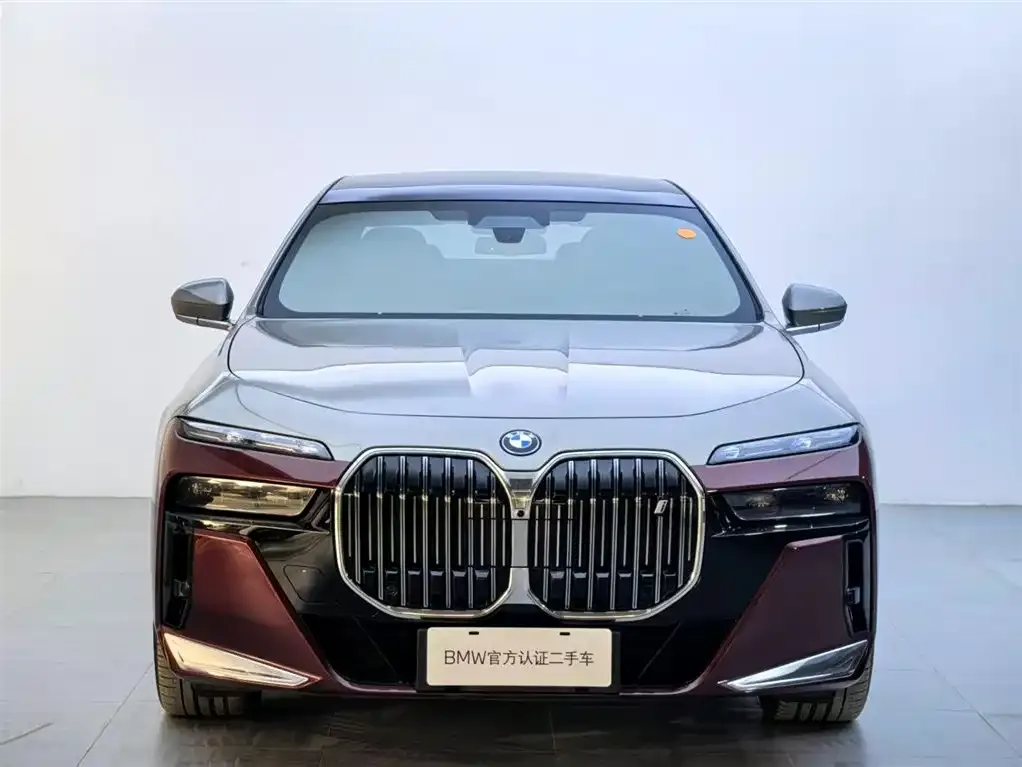 BMW i7 — фото 2