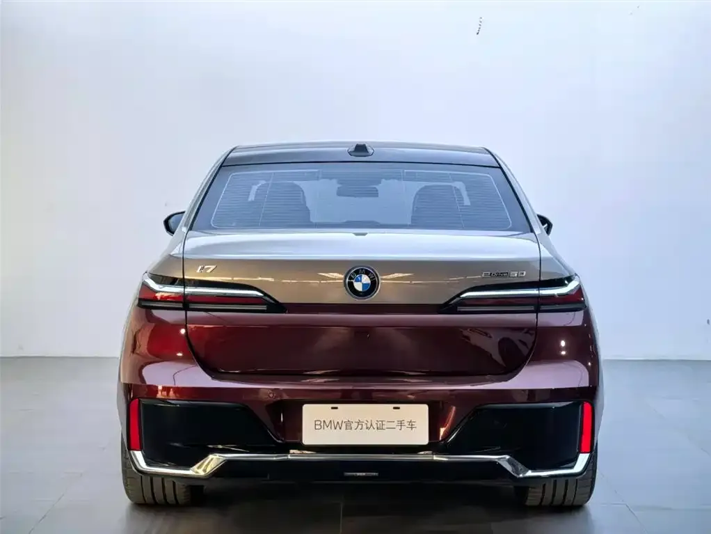 BMW i7 — фото 5