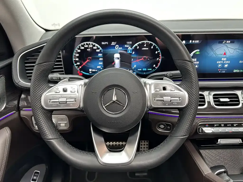 Mercedes-Benz GLS — фото 10