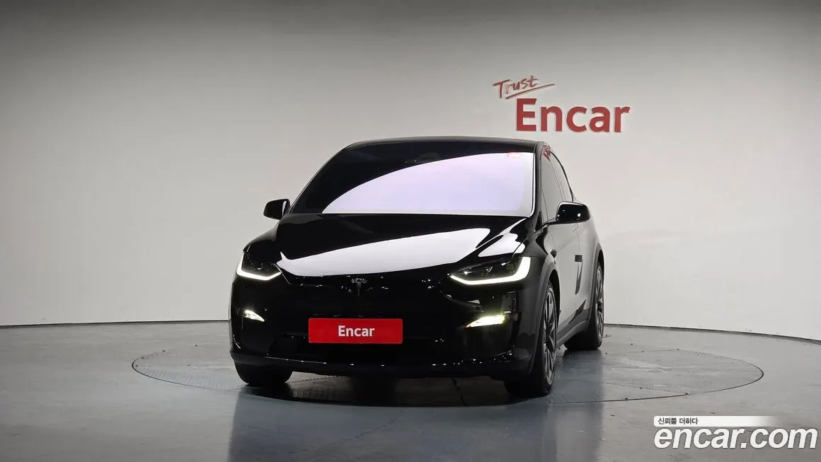 Tesla Model X — фото 3