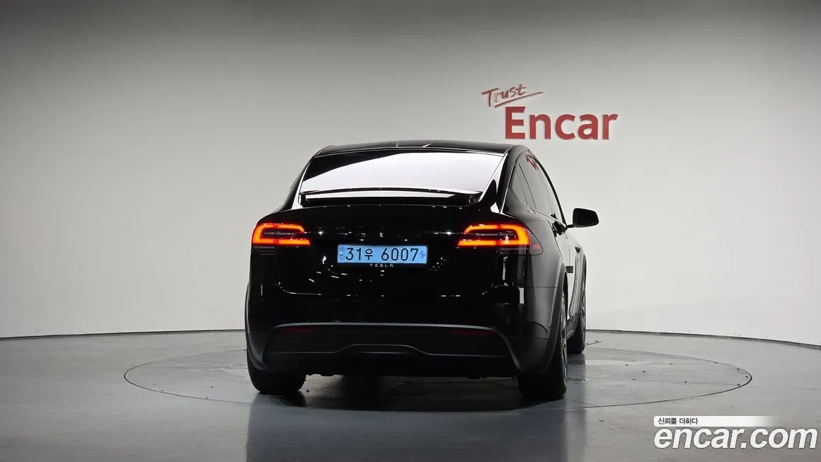 Tesla Model X — фото 4