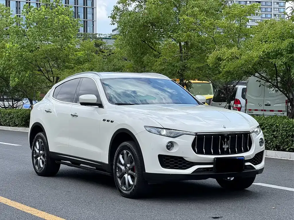 Maserati Levante — фото 3