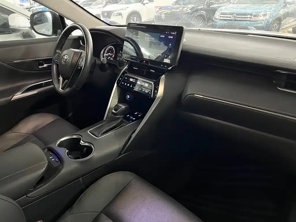 Toyota Harrier — фото 10