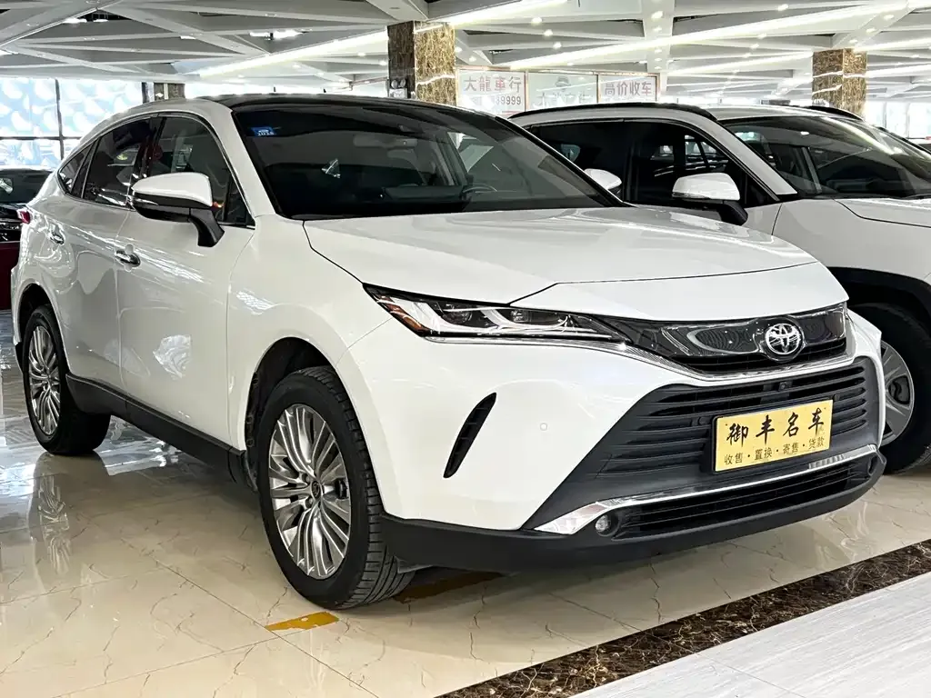 Toyota Harrier — фото 3