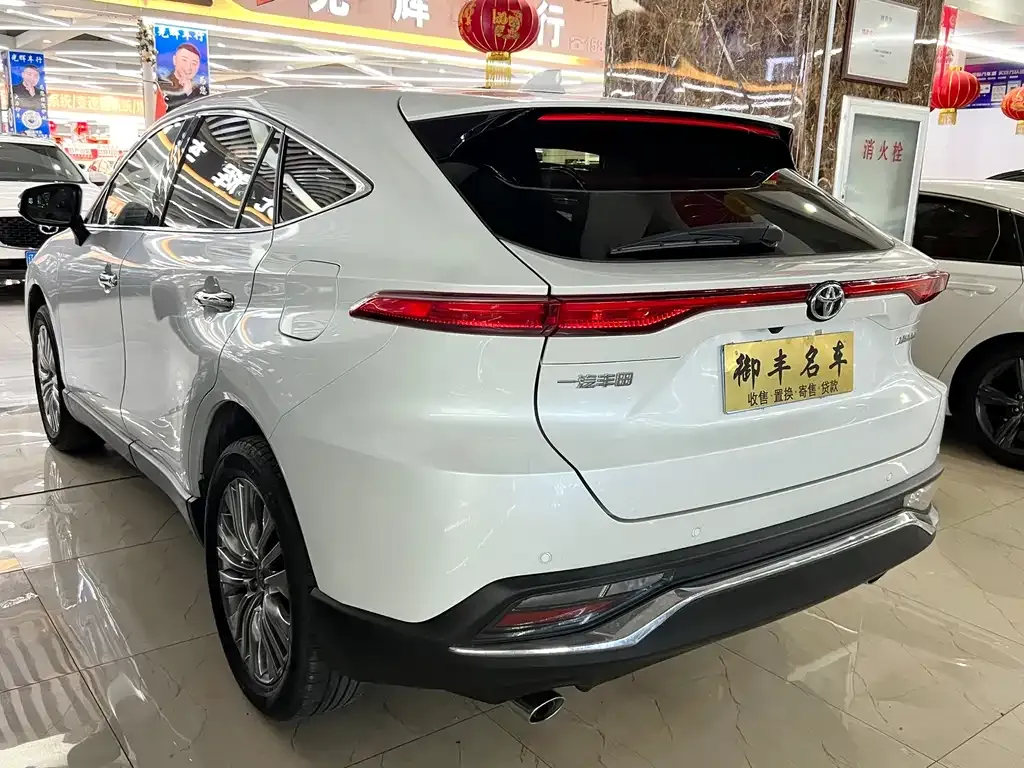 Toyota Harrier — фото 6