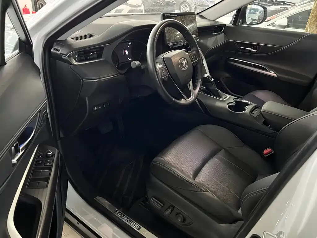 Toyota Harrier — фото 7