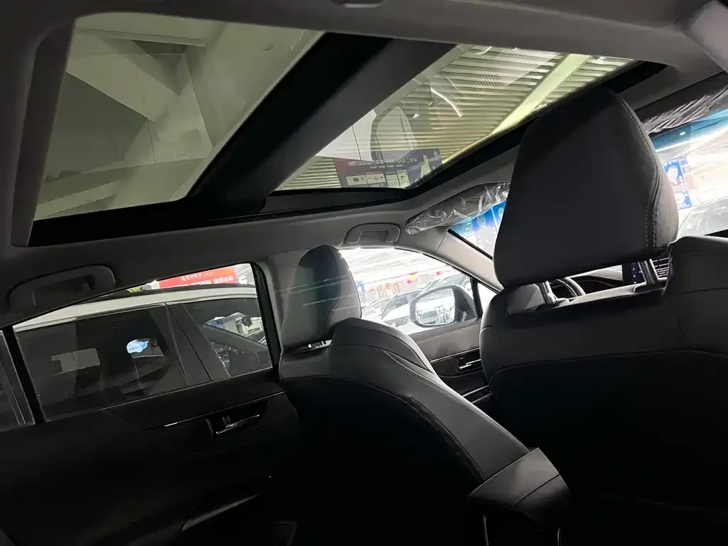 Toyota Harrier — фото 9