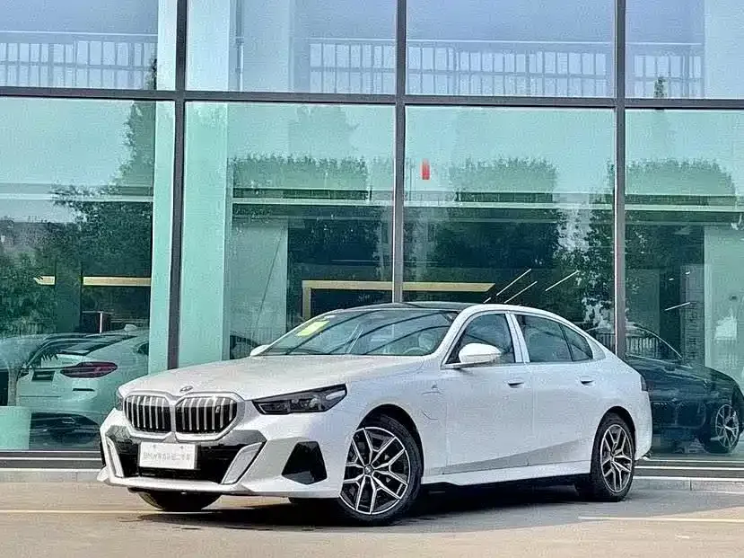 BMW i5 — фото 1