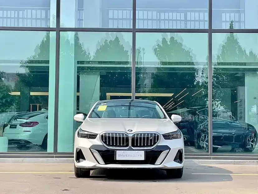 BMW i5 — фото 2