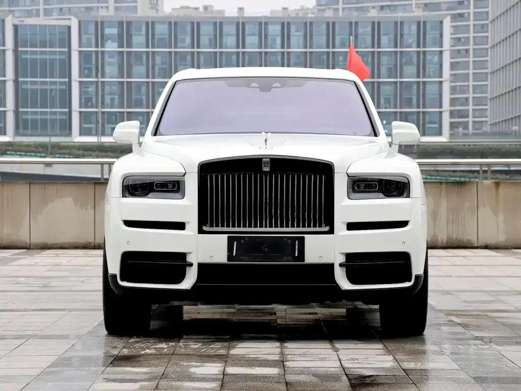 Rolls-Royce Cullinan — фото 1