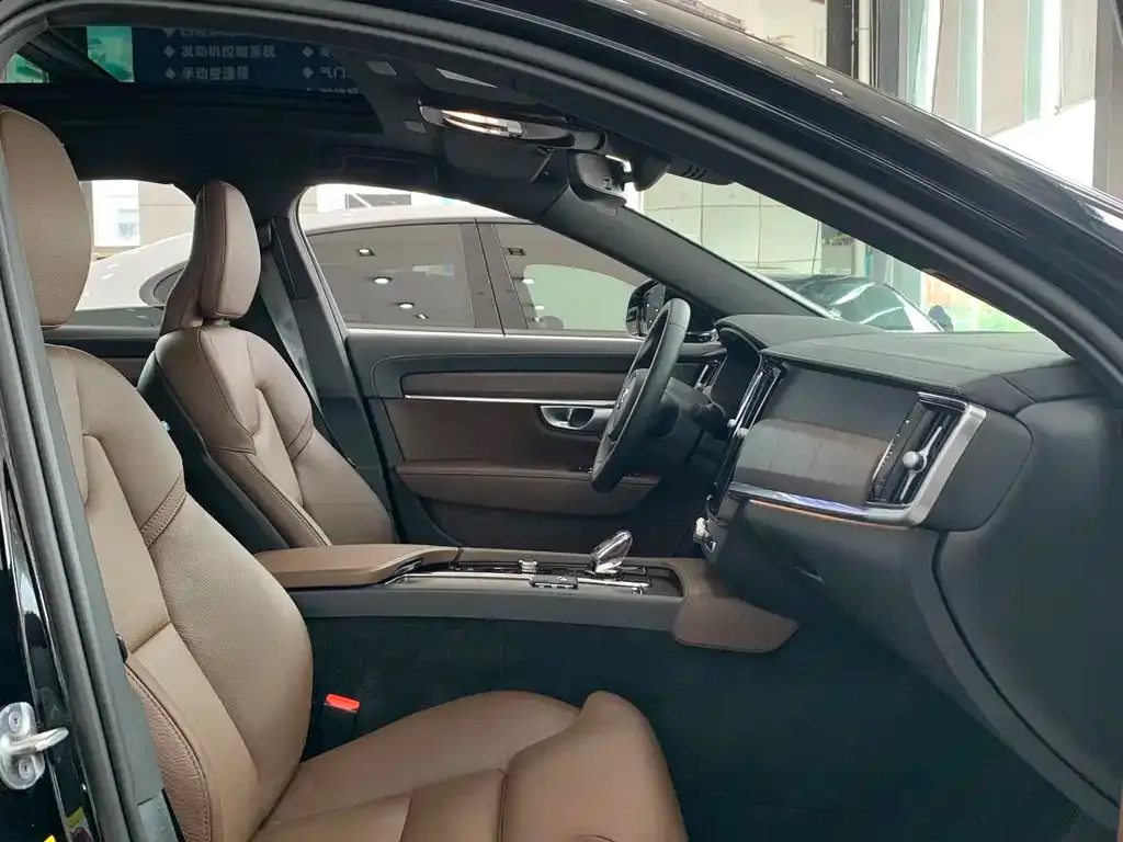 Volvo S90 — фото 10