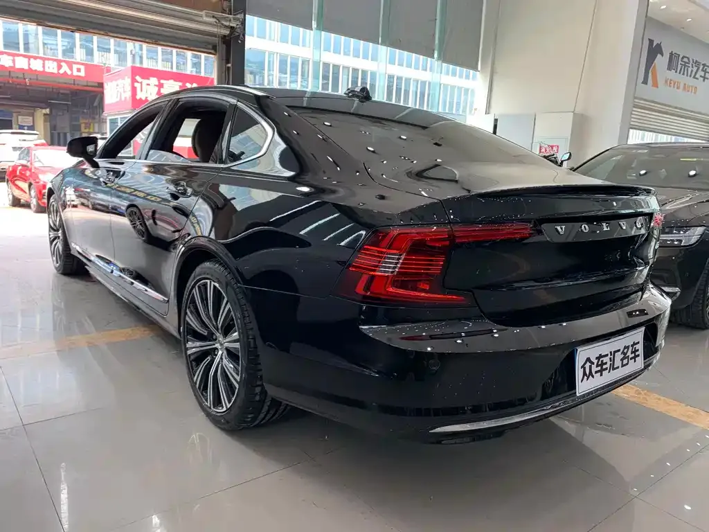 Volvo S90 — фото 4