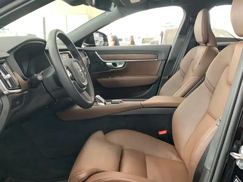Volvo S90 — фото 7