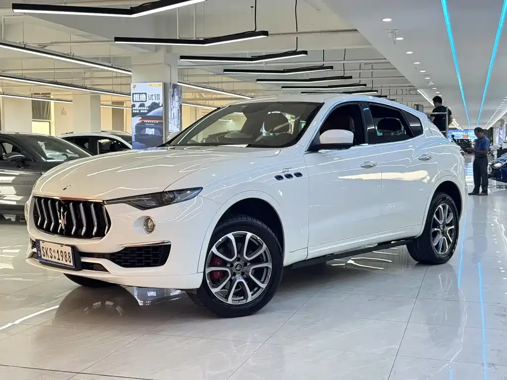 Maserati Levante — фото 2