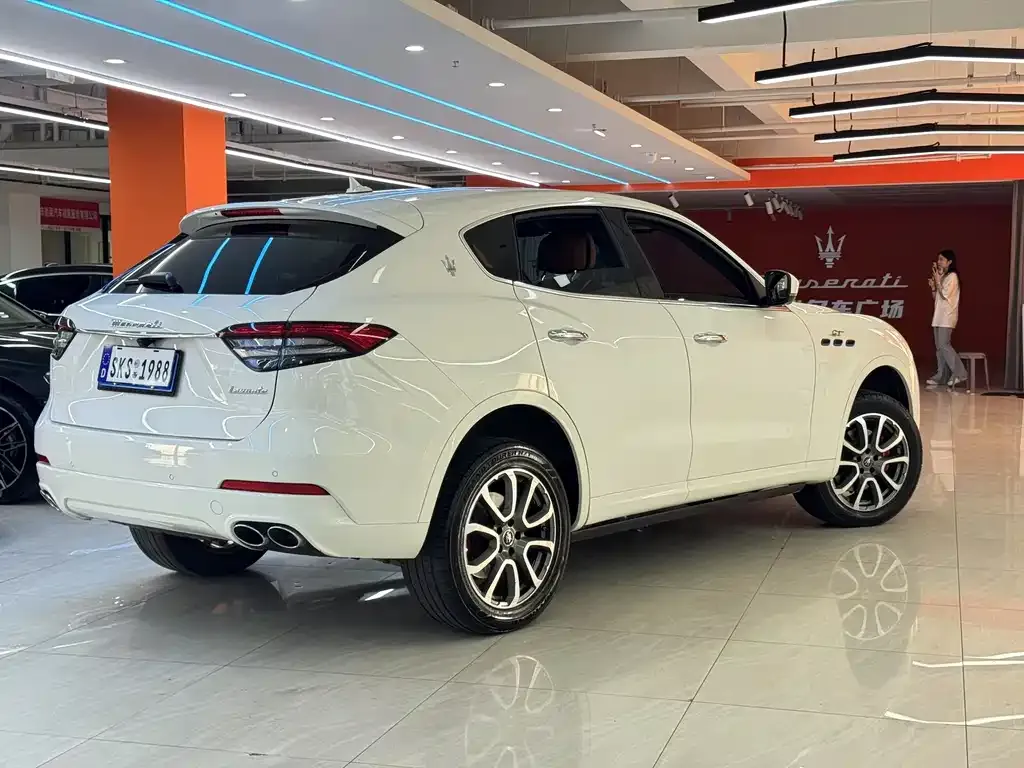 Maserati Levante — фото 8