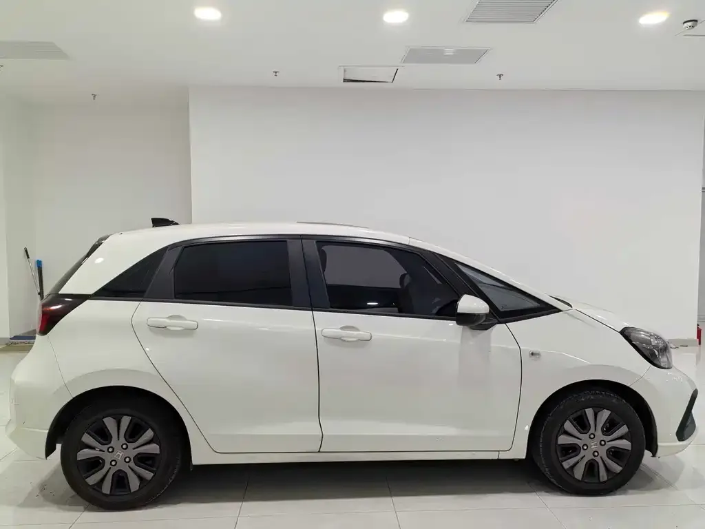 Honda Fit — фото 4