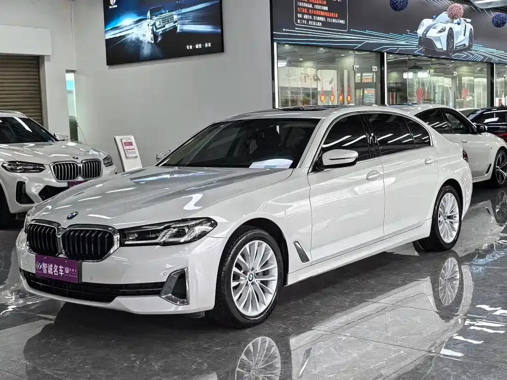 BMW 5 Series — фото 1