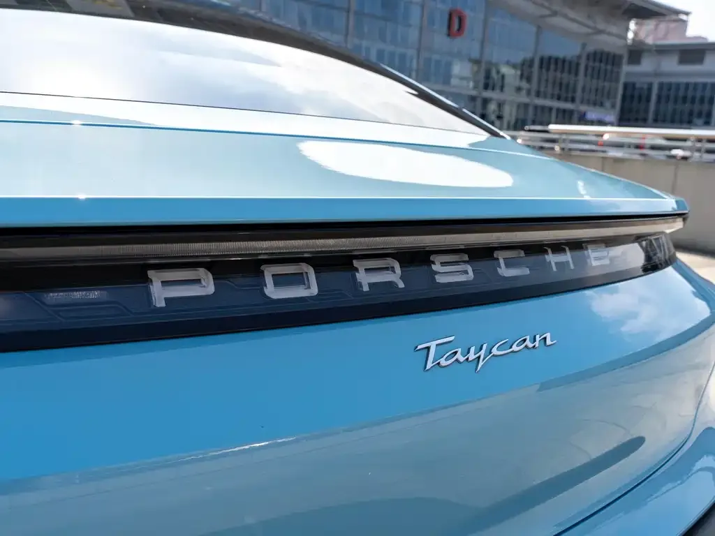 Porsche Taycan — фото 6