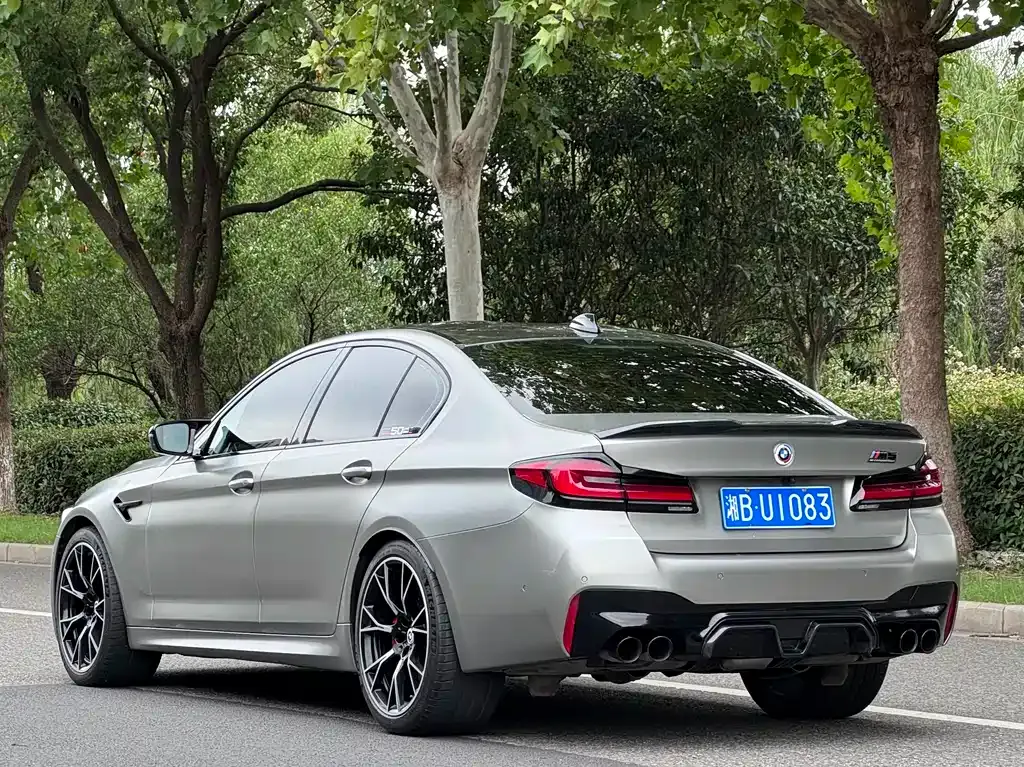 BMW M5 — фото 4