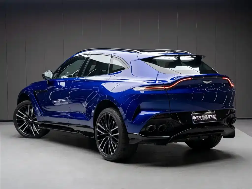 Aston Martin DBX — фото 5