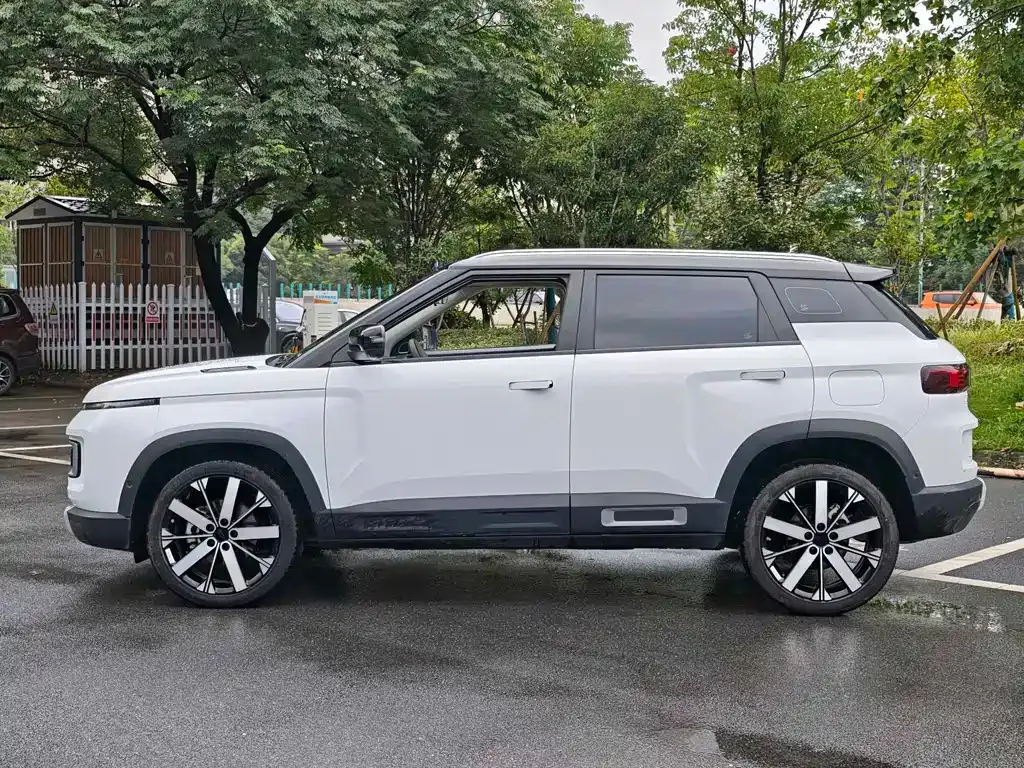 Geely Icon — фото 4