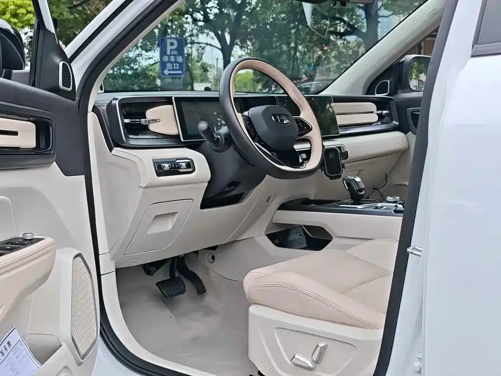 Geely Icon — фото 8